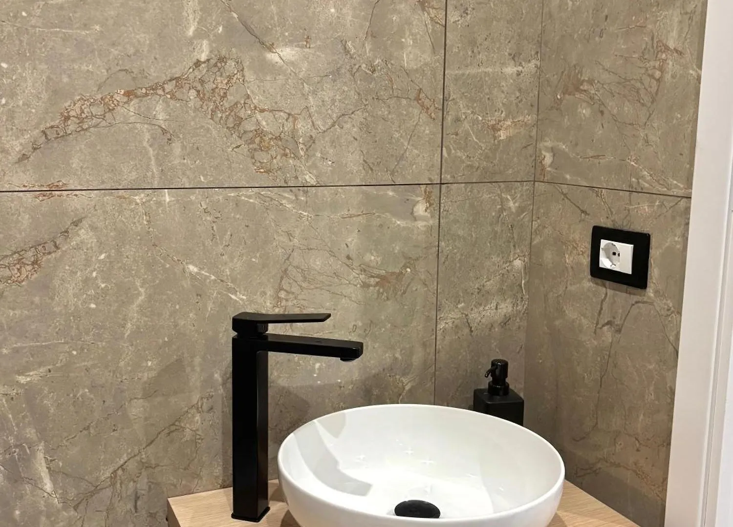 Le Suites Del Corso Catania Centro לינה וארוחת בוקר
