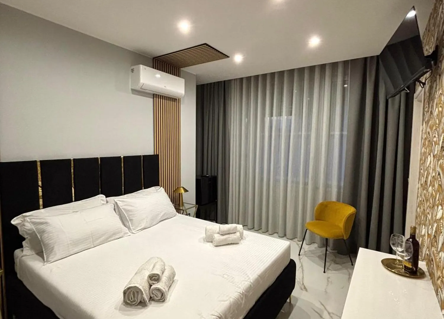 Le Suites Del Corso Catania Centro לינה וארוחת בוקר